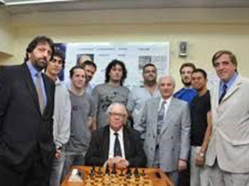En el año 2011 el presidente del Club Argentino Dr Gonçalves organizó con la Organización Duchamps el III° Magistral categoría XIII FIDE con el campeón alemán Georg Meier quien lo ganó.